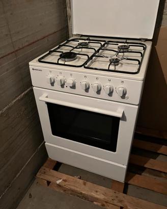 Forno elettrico con piano cottura a gas