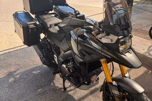 Suzuki V-Strom 1050 DE – Nero Nairobi (2023)