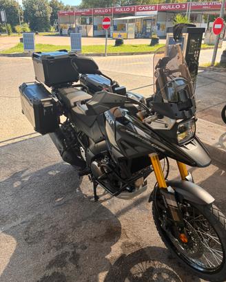 Suzuki V-Strom 1050 DE – Nero Nairobi (2023)