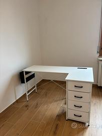 Scrivania colore bianco ad angolo 140x80-