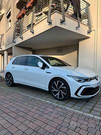Volkswagen Golf 8 R-Line 1.5 eTSI 150 cv DSG