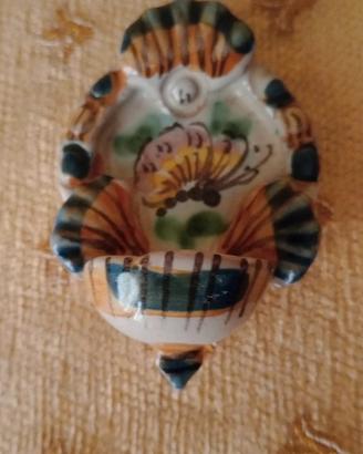 acquasantiera in ceramica 