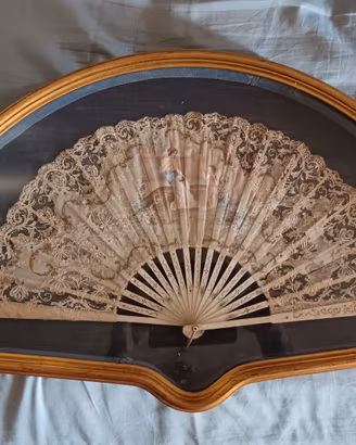 Elegantissimo ventaglio antico in merletto