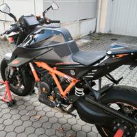 super Duke 1290 r
