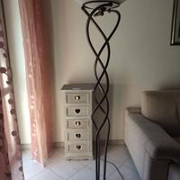 Lampada da terra in ferro battuto con paralume – S