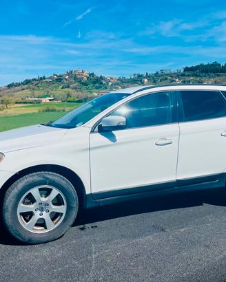 Volvo XC60 2.4 D5 FWD automatica