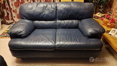 Pregiato divano in vera pelle 2 posti