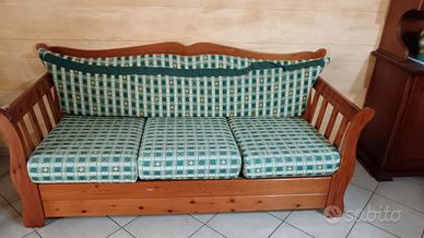 vari mobili e oggetti per casa 