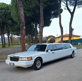Lincoln Continental LIMOUSINE Town Car Stretch 9 P