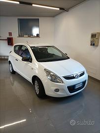 HYUNDAI i20 - 2011