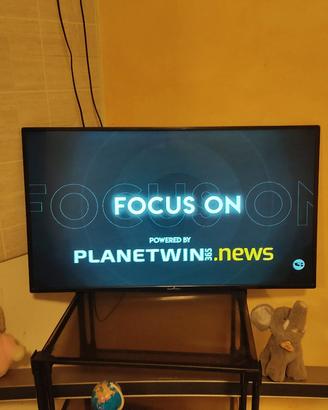Televisione smart tech 42 pollici 