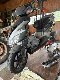 SCOOTER APRILIA SR