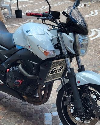 Moto Suzuki Gsr 600