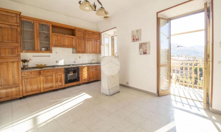 3 LOCALI A MARCELLINA