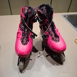 pattini con rotelle in fila