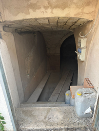 Seminterrato semiristrutturato