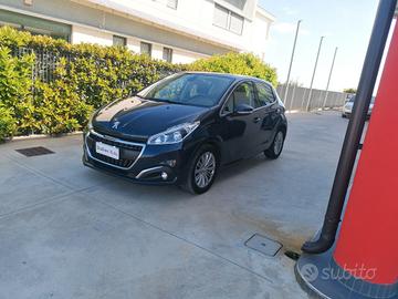 Peugeot 208 PureTech 82 5 porte Allure