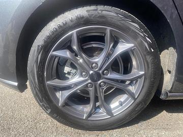 Cerchi da 17" Ford focus st-line e gomme