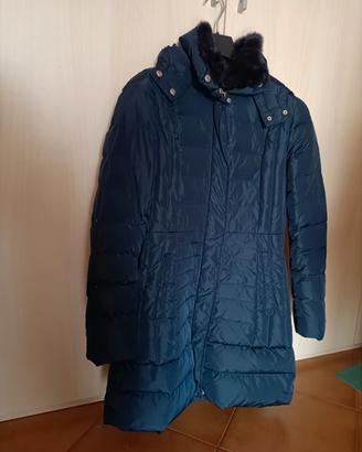 piumino donna blu con collo di pelliccia 