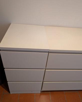 Piccola cassettiera 3 cassetti marca IKEA