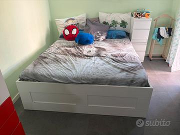 Letto  matrimoniale ikea con cassettoni