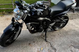 Yamaha FZ6 solo 23.000 Km
