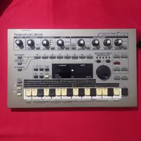 Roland MC 303