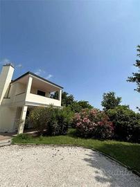 Villa di 289 m² con più di 5 locali e box auto a M