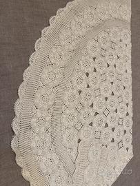 Copri tavolo fatto a mano