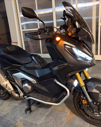 HONDA X-ADV 750 2023 – 15.000 KM – FULL OPTIONAL –