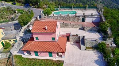 BIFAMILIARE A VEZZI PORTIO