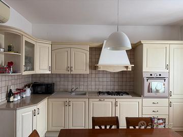 Cucina angolare completa di elettro domestici