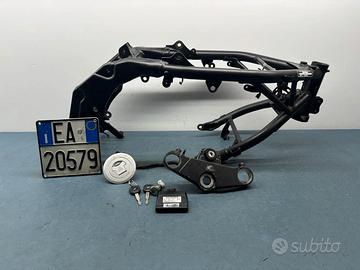 TELAIO CON DOCUMENTI CHIAVI HONDA CBR 500 R 2013