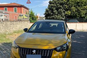 Peugeot 208 allure pack 2022 eat8