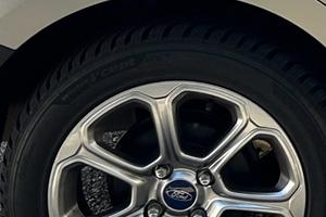 Cerchi lega e gomme invernali da 16”FORD