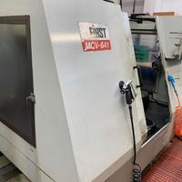 Centro di lavoro verticale first mcv 641 cnc fanuc