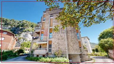Appartamento di 146 m² con 4 locali e box auto a A