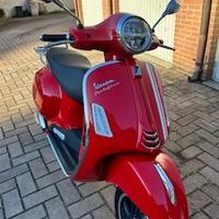 Piaggio Vespa 300 GTS - 2023