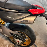 Spark hypermotard 950