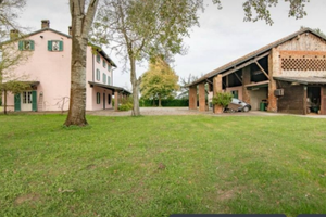 Casale ben ristrutturato+cascina+box cavalli e