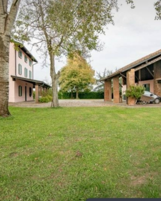 Casale ben ristrutturato+cascina+box cavalli e