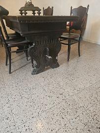 Design Vintage  Tavolo rinascimentale intagliato e