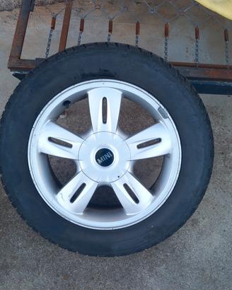 4 Gomme Invernali MINI con Cerchi in Lega