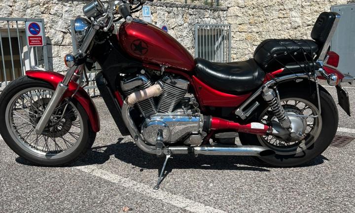 Suzuki Intruder vs 600