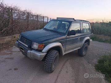  Mitsubishi Pajero GLS 2.5