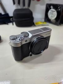 Fujifilm  X-A10 SOLO CORPO MACCHINA
