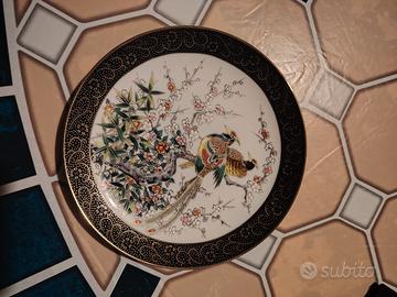 piatto ornamentale in porcellana giapponese