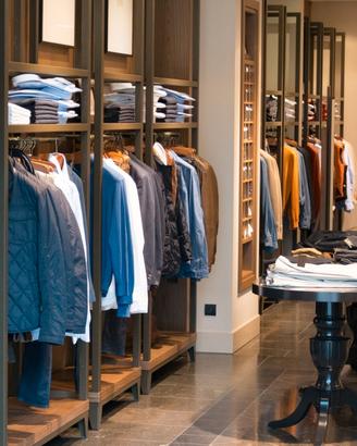 Commesso di negozio o supermercato