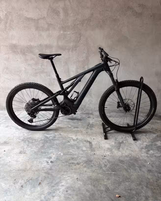 Mountain bike specialized turbo levo elettrica