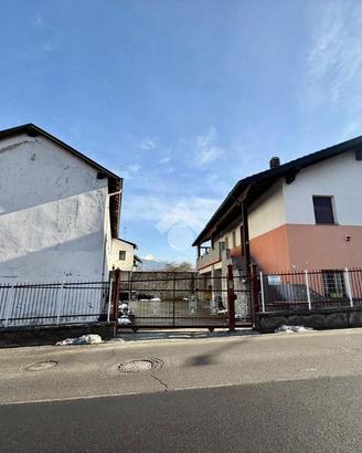 BIFAMILIARE A SAINT-MARCEL